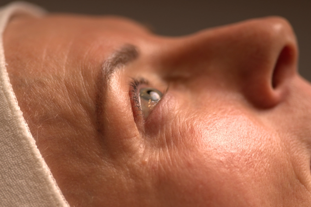woman getting lash lift and tint