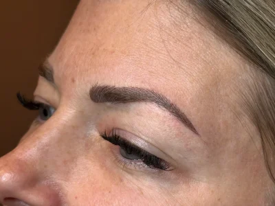 Micropigmentation after eyebrow procedure