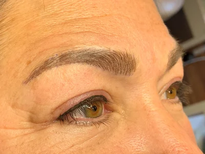 Micropigmentation after eyebrow procedure